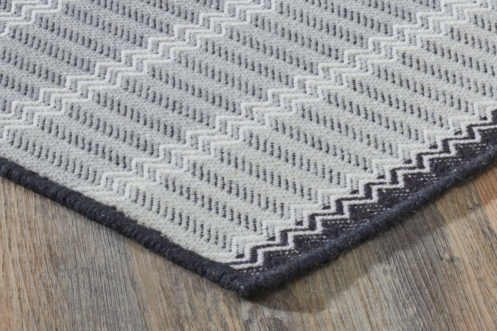 T01010579_SAMPLE